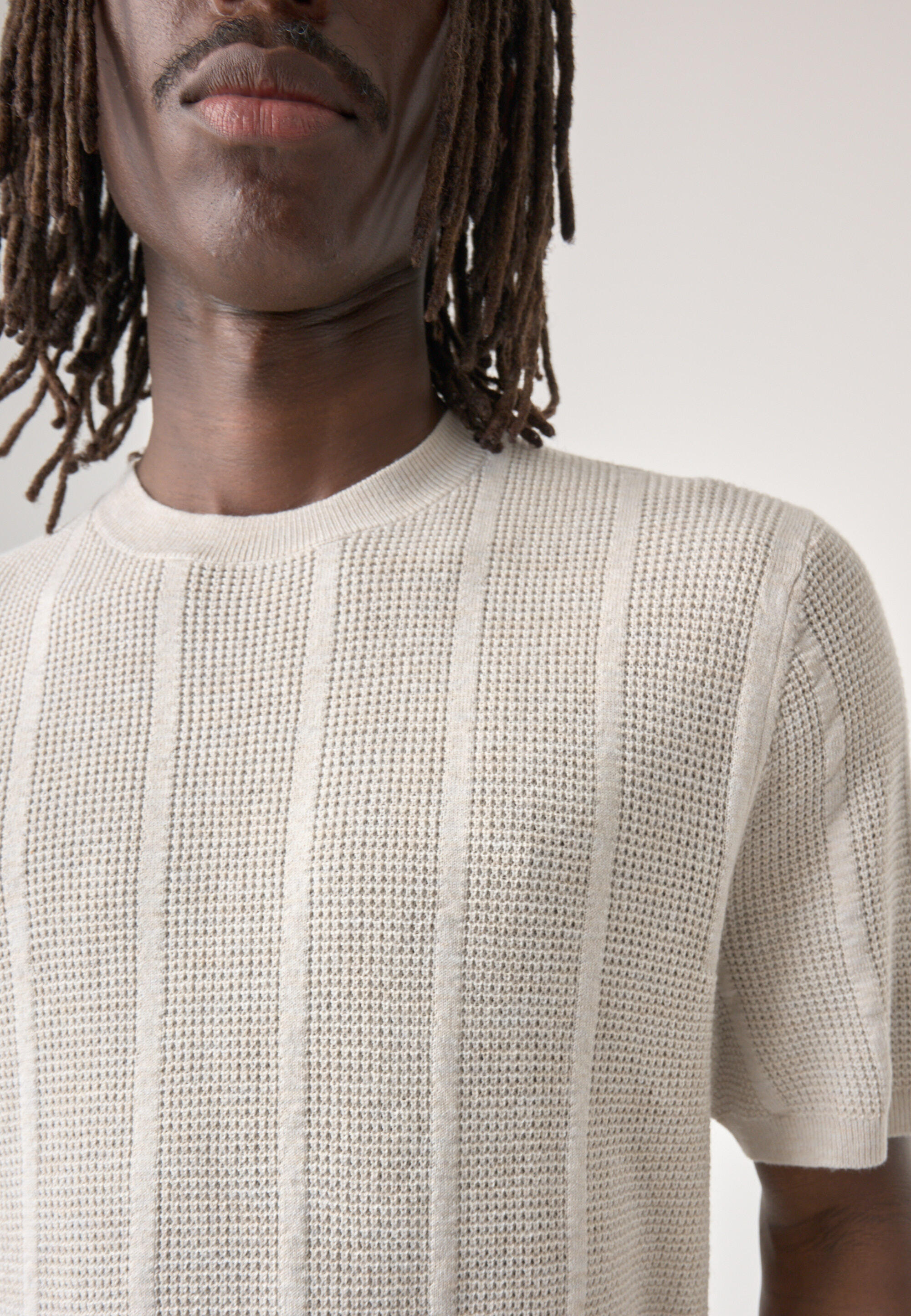 T-Shirt im klassischen Design 7/15