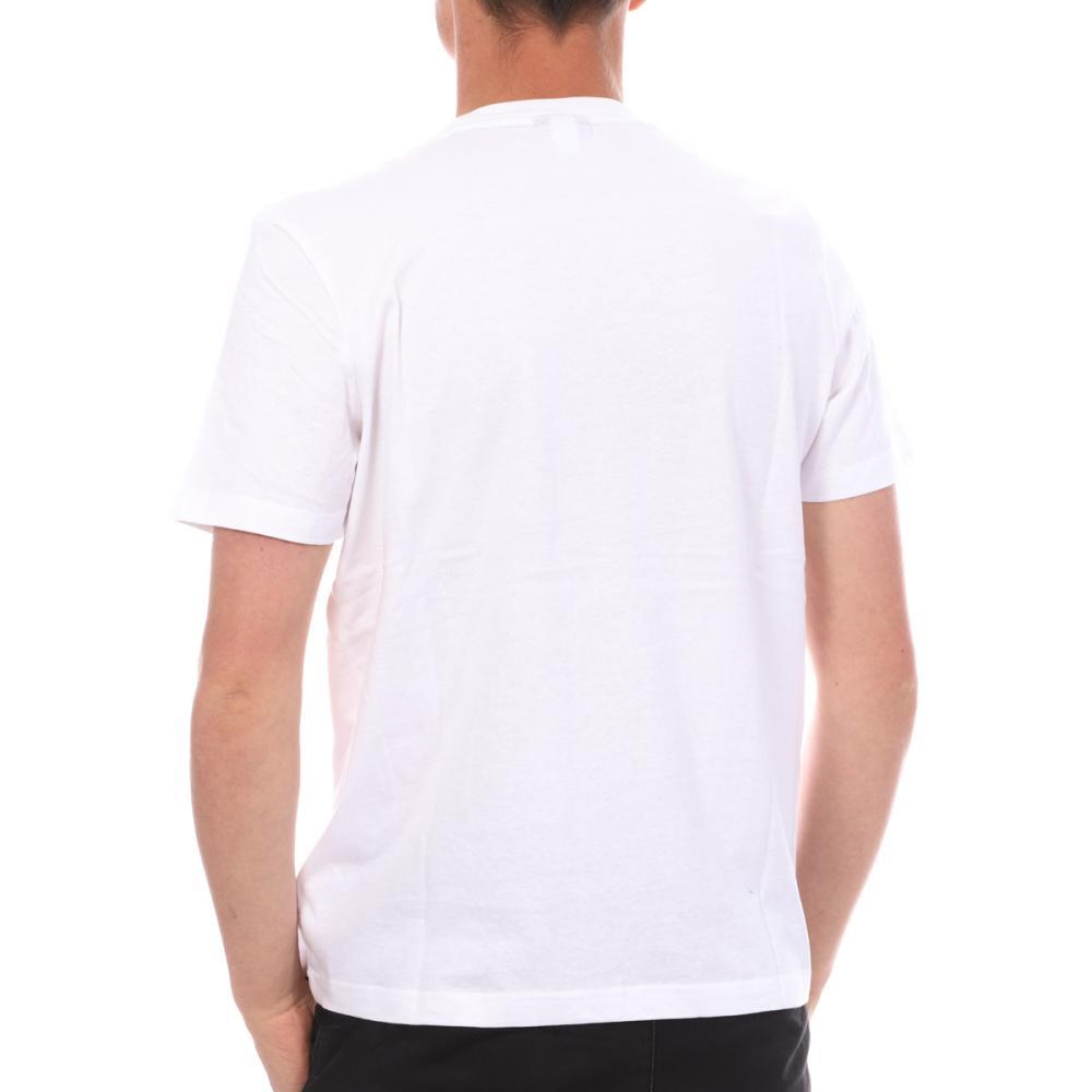 Camiseta Blanca de Hombre Umbro SB Logo Red 3/4