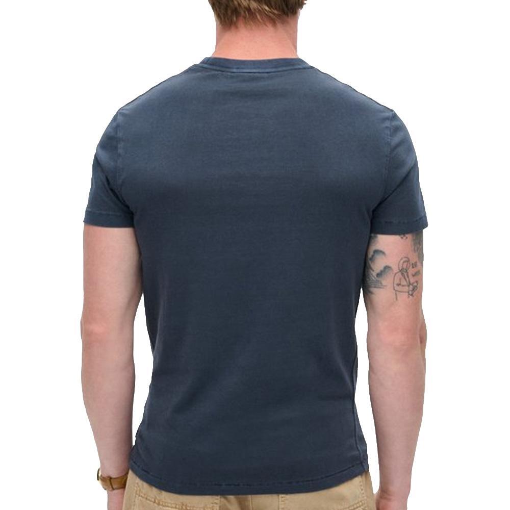 Camiseta com bolso essencial lavada 3/6