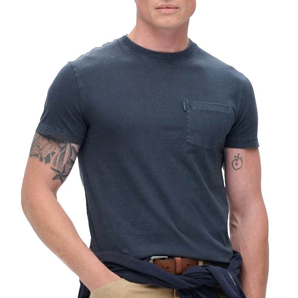 Camiseta com bolso essencial lavada 2/6