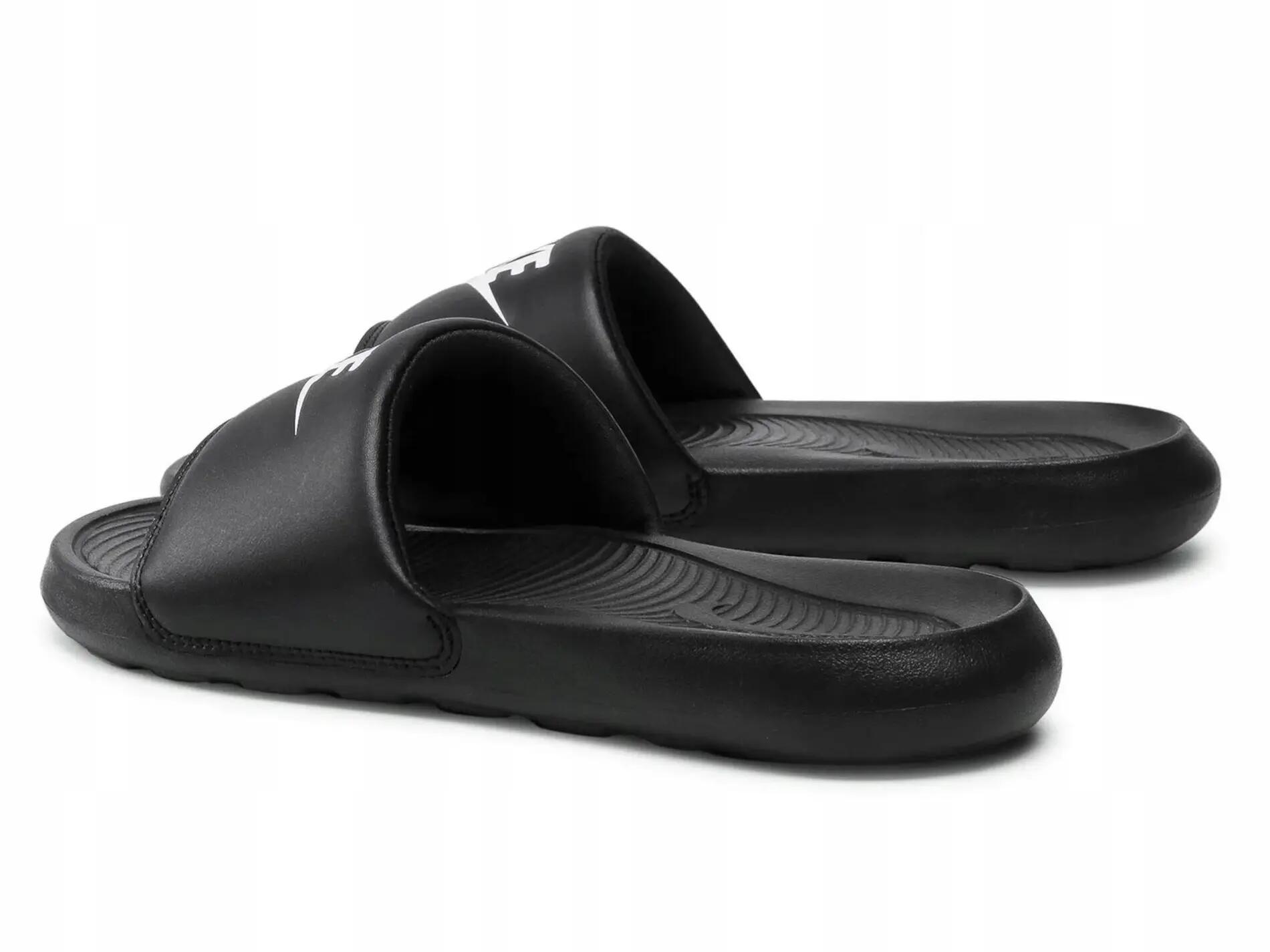 Claquettes Nike Victori One noires 5/7