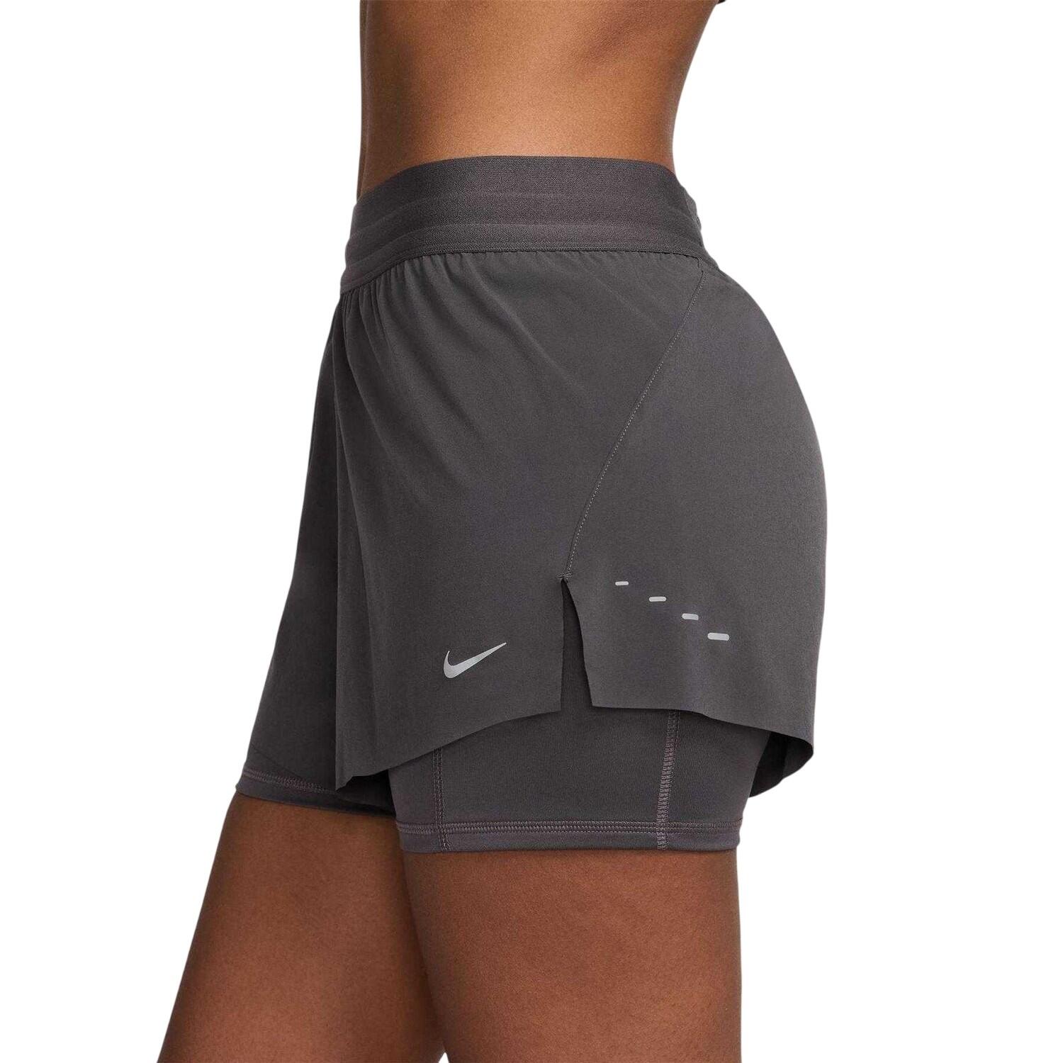 Pantaloncini Da Corsa 2 In 1 Donna Nike FIT Swift Grigio Tuono 3/3