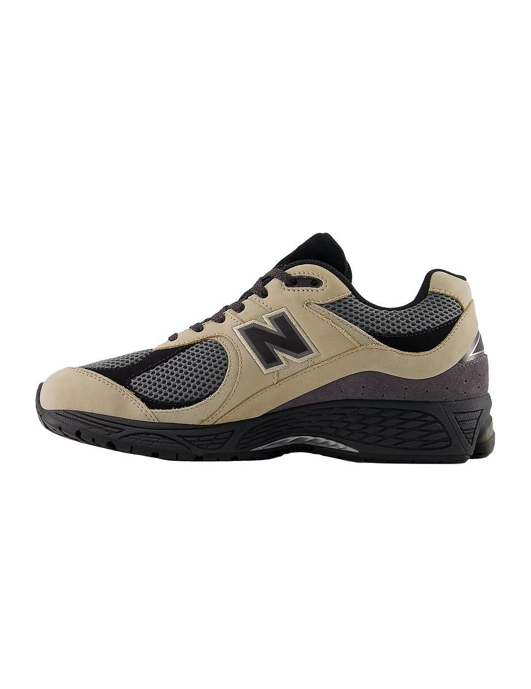 Chaussures pour homme New Balance 2002 marron. 2/5