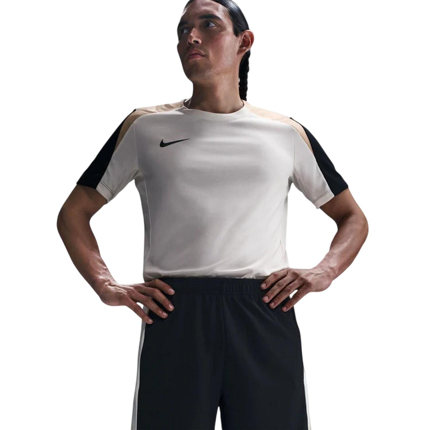 Short De Foot STRIKE Homme (Noir / Jaune Or) 3/3