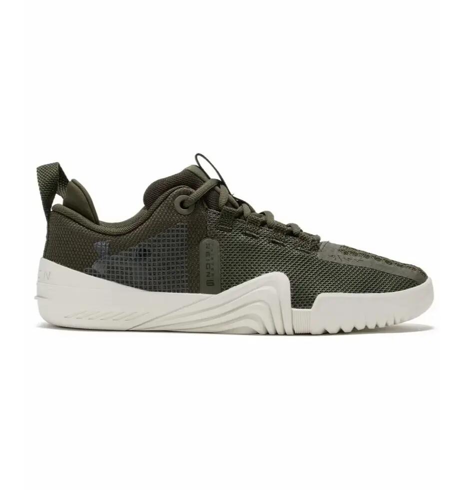 scarpa sportiva 1/4