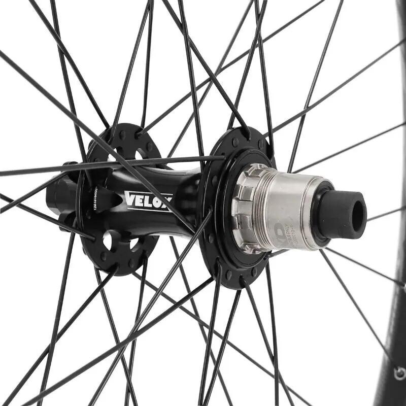 Achterwiel 6 gaats naaf doorsteekas compatible VAE jante rayons Velox Trucky 30 4/4