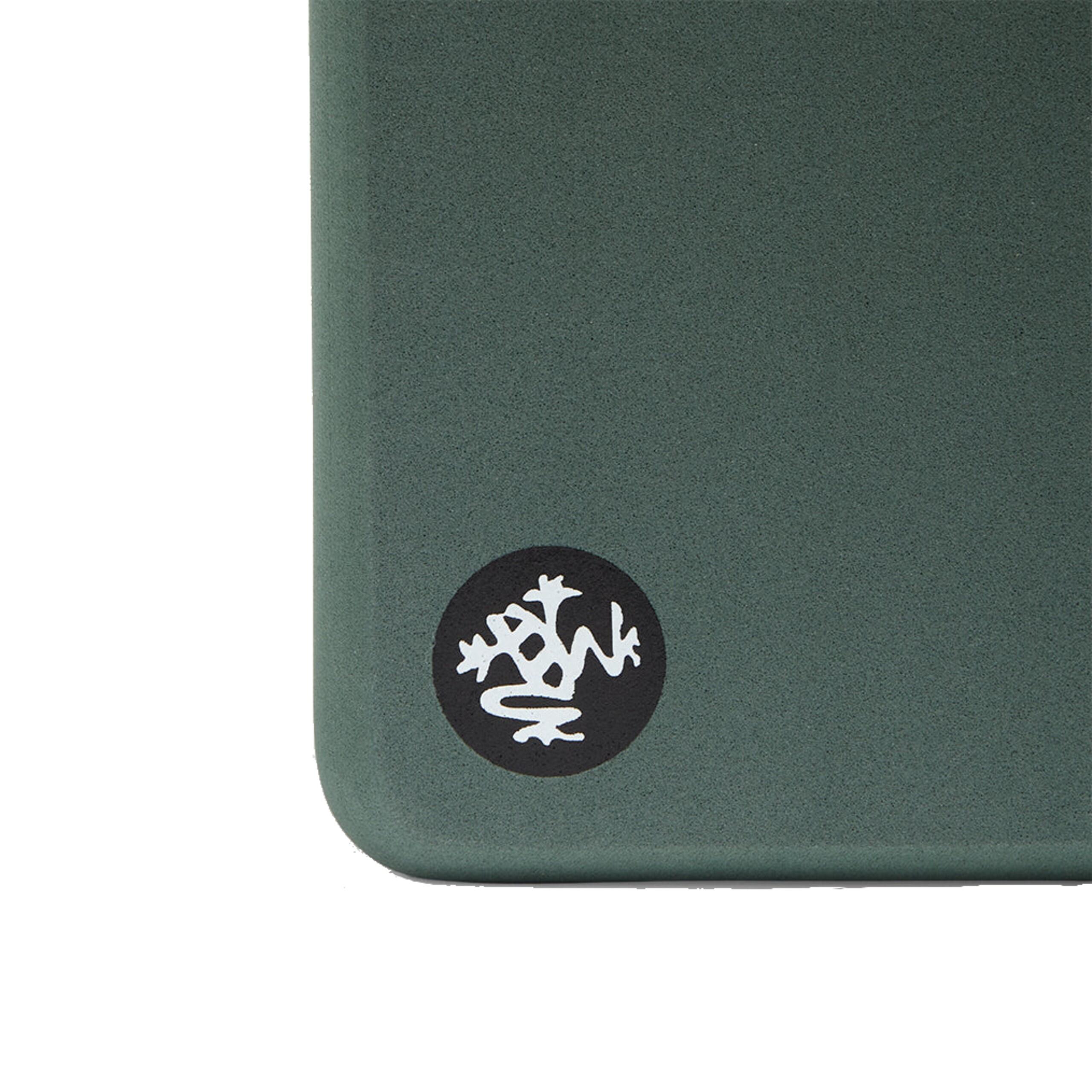 Klocek do jogi Manduka Recycled Foam - Sage 6/6