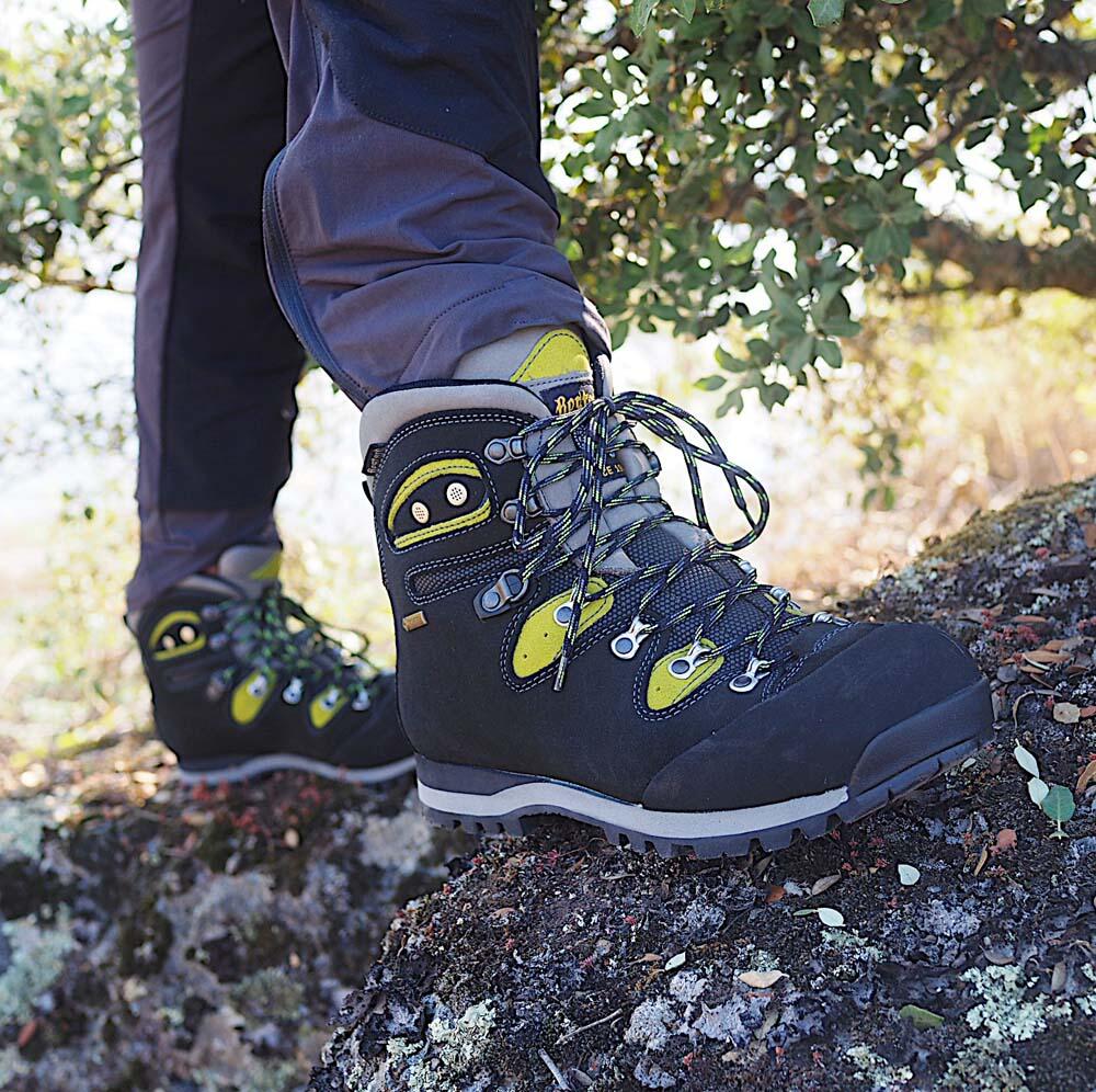 Botas de caza Bestard Trilogy - piel negra, protección duradera y resistente 2/5