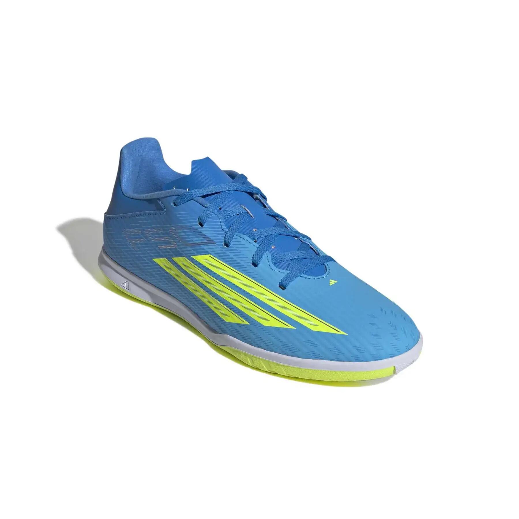 Buty piłkarskie halowe adidas F50 Club IN 3/7