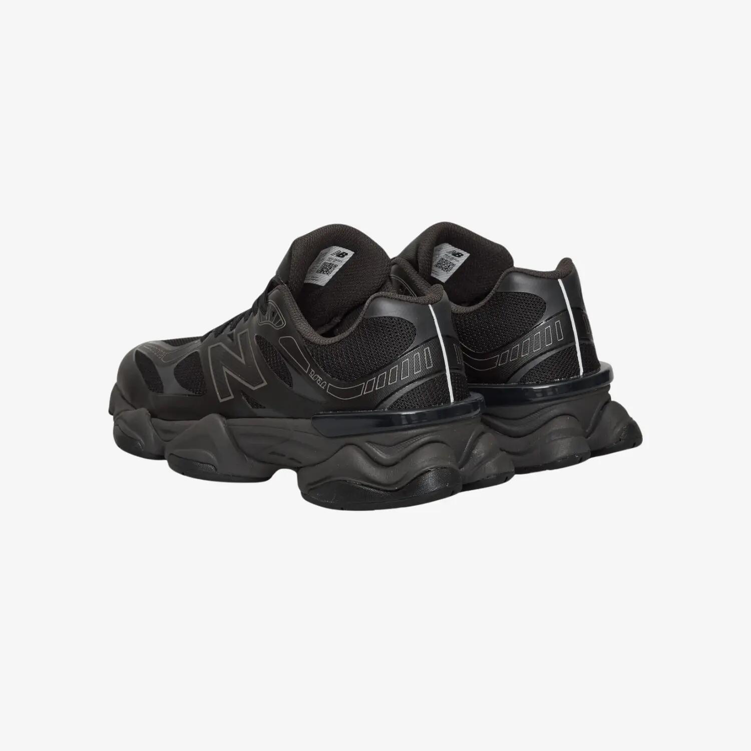 NEW BALANCE picture