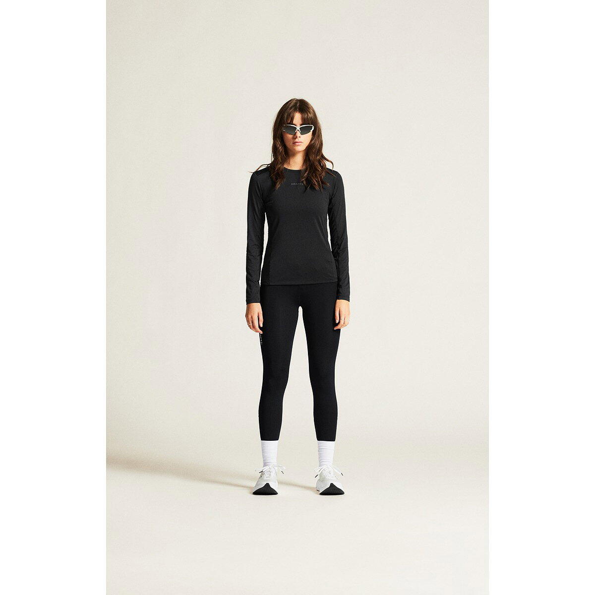 Vêtement - Running - Femmes - Respirant, extensible - Adv Essence 2 - Noir 3/5