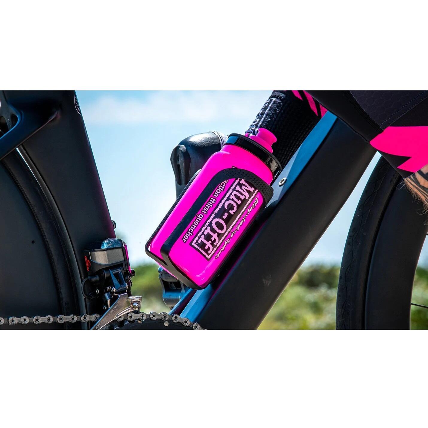 Bottiglia Muc-Off X Elite Fly da 550 ml, rosa 5/5