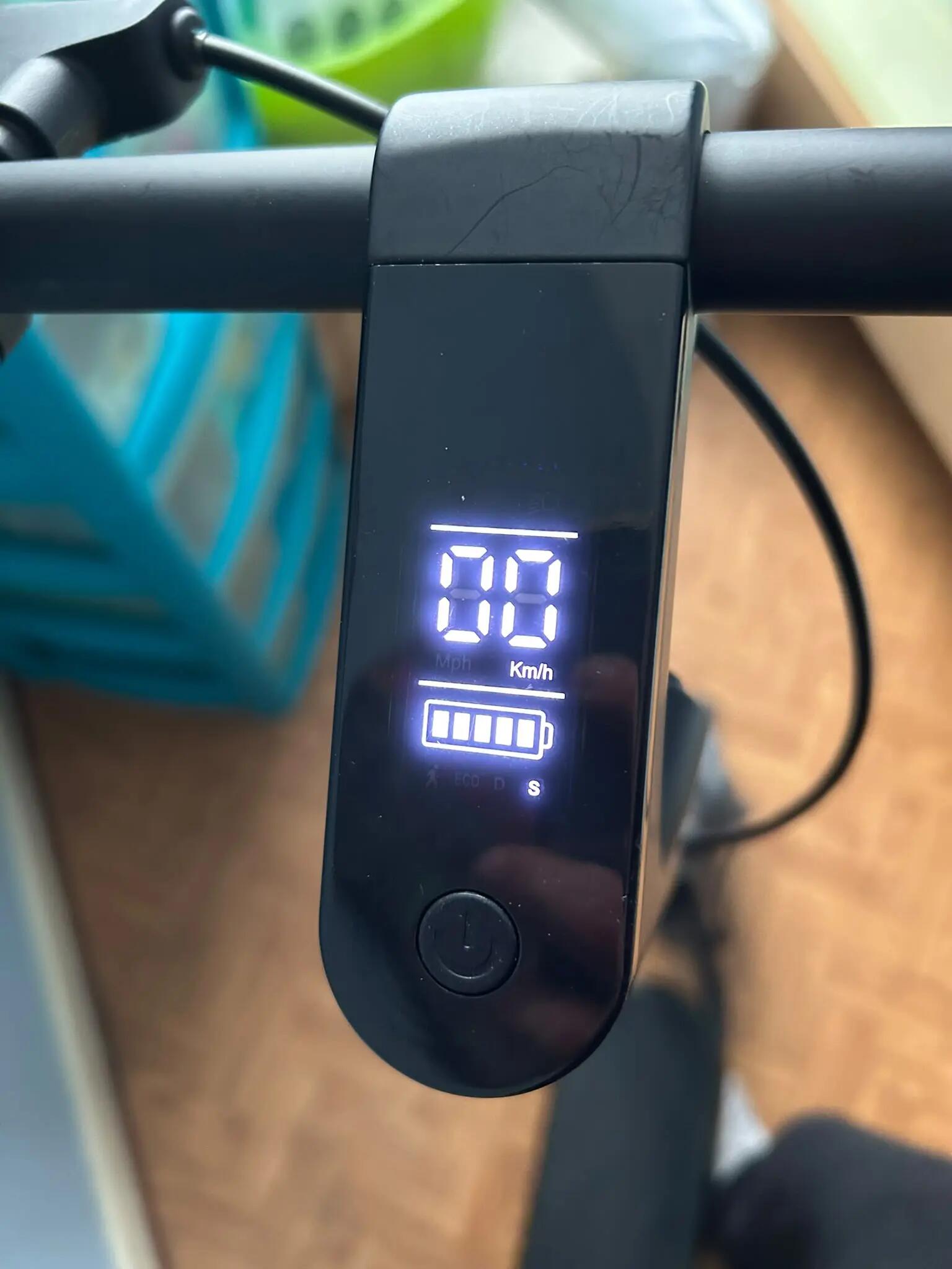 Tussen Particulieren - Trottinette électrique max: 25 km/u 7/7