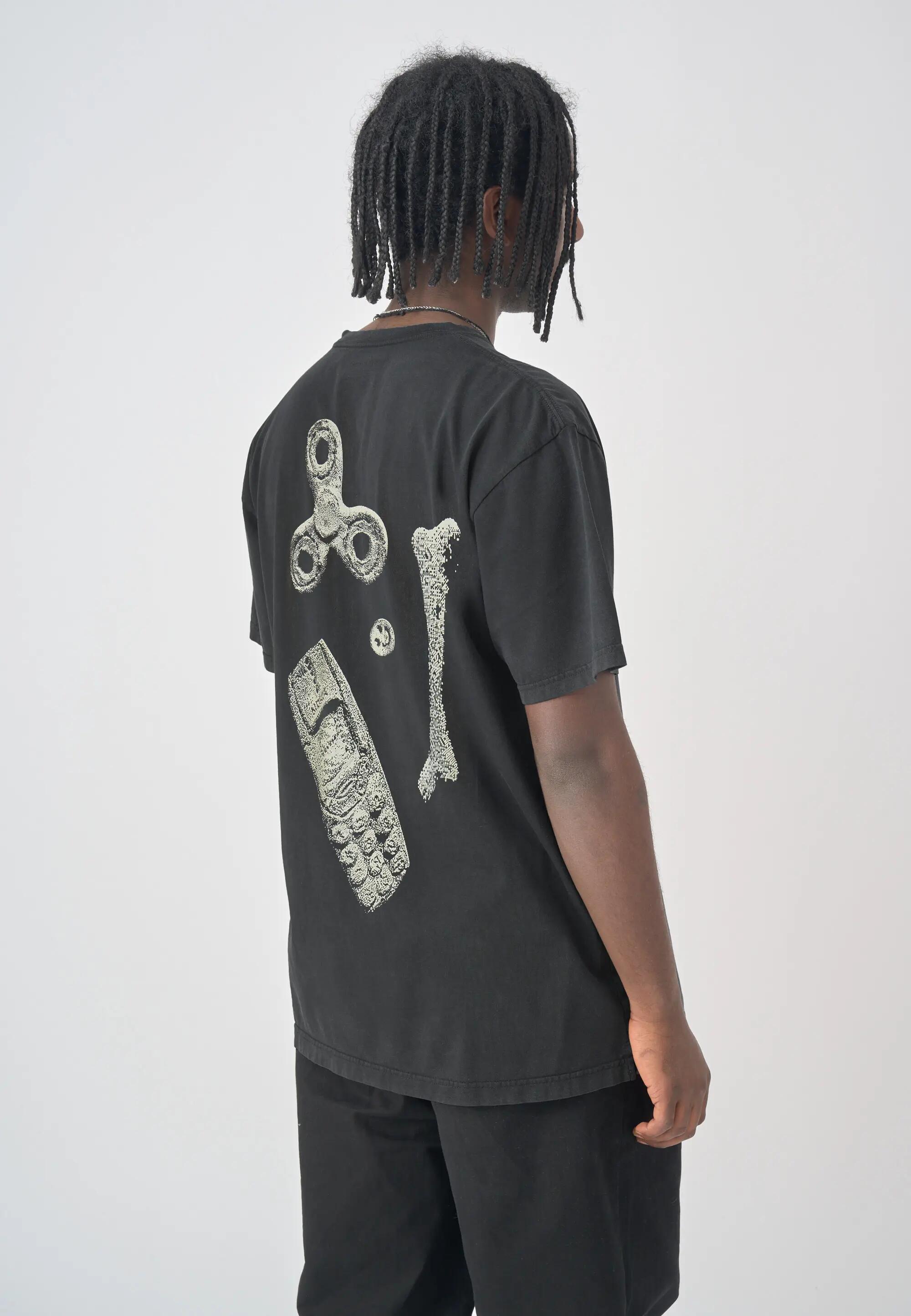 T-shirt Artefacts 4/15