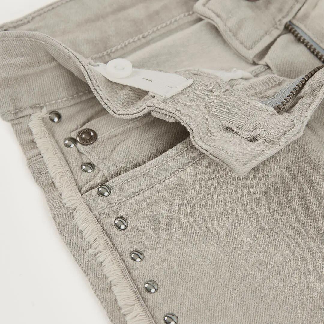 Pantalón vaquero para niña con detalles metálicos, gris 3/4
