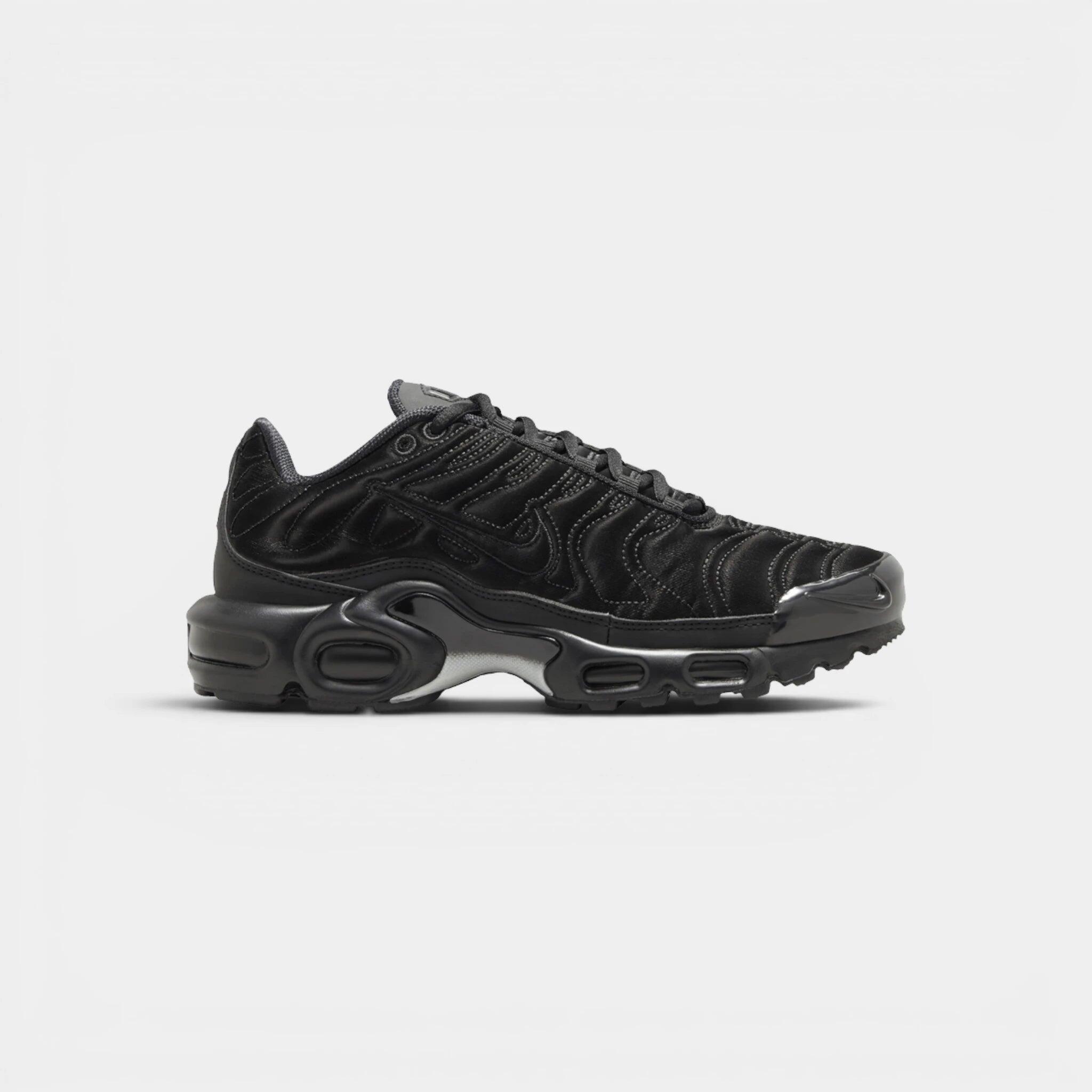 NIKE picture