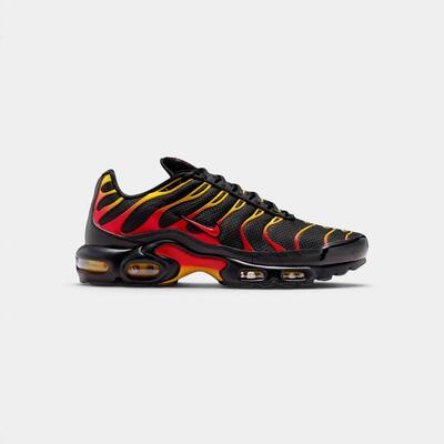 Nike air max plus black university gold red