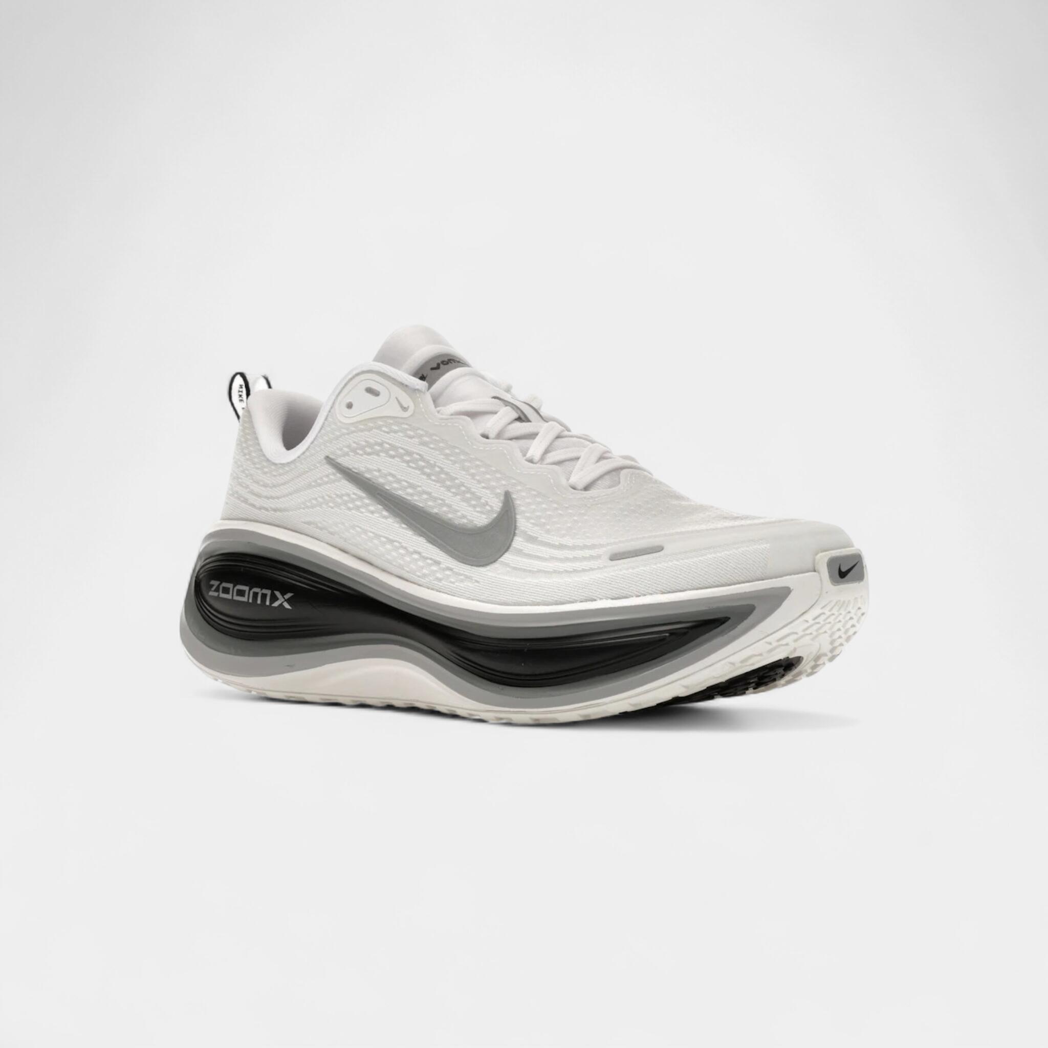 Nike Vomero Plus White Black Cool Grey 2/4