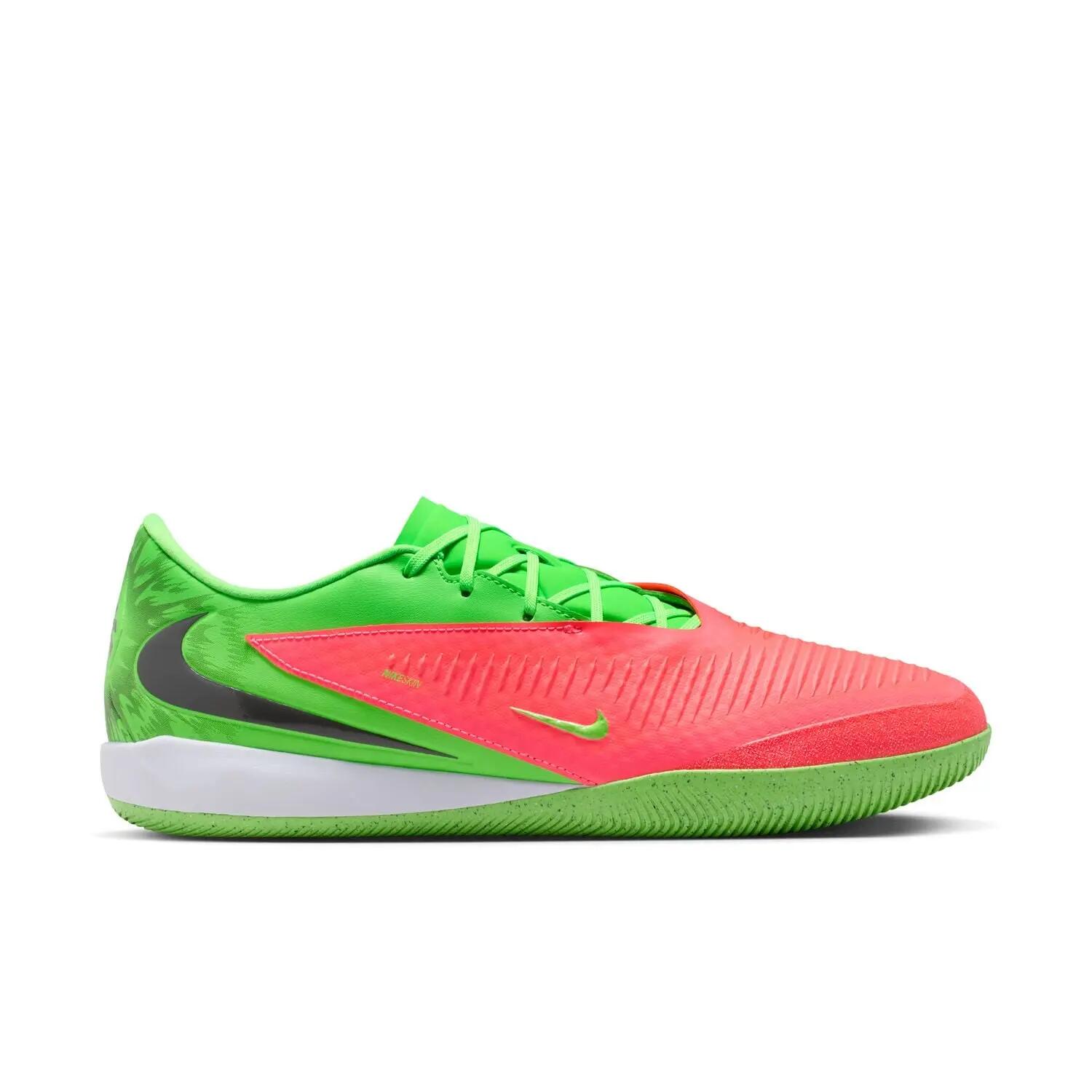 Futballcipő Nike Phantom 6 Low Academy IC Erling Haaland 8/10