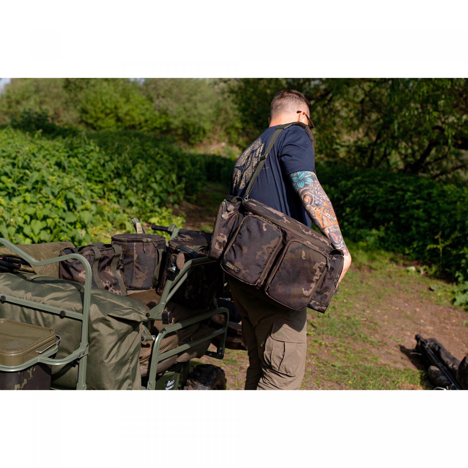 Korda Compac Carryall Dark Kamo Small 3/4