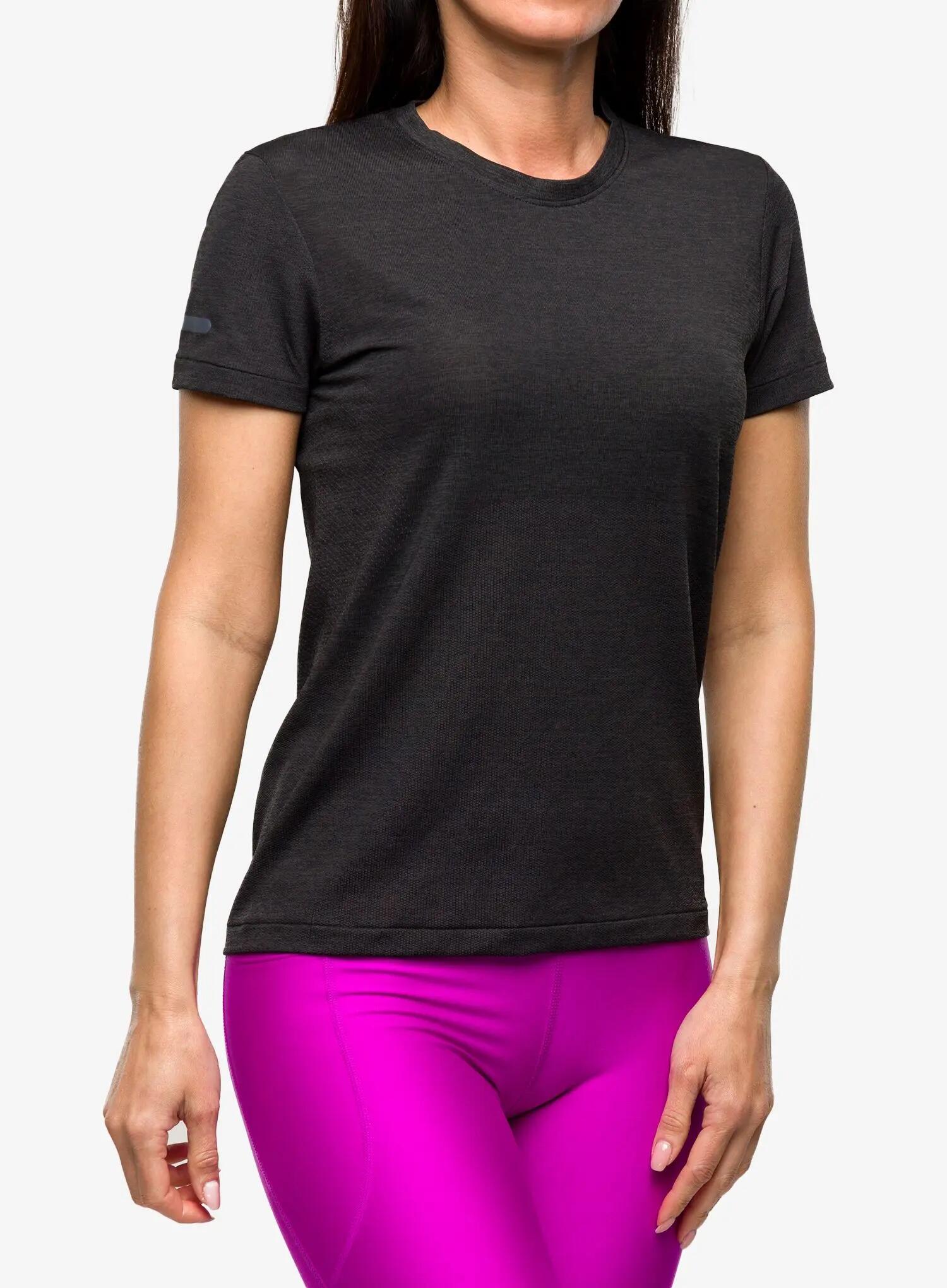 UNDER ARMOUR picture