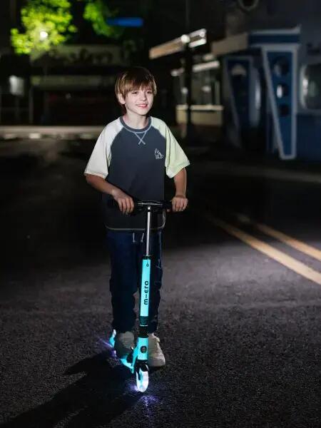 Micro Sprite Glow LED-Scooter in Weiß 2/7