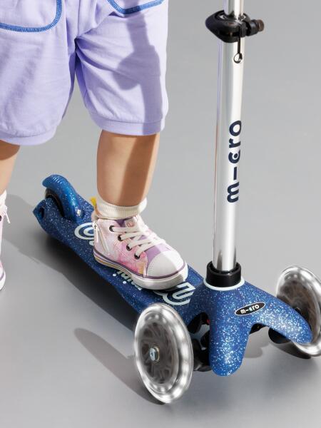 Trottinette Micro Mobility à trois roues Bleu Glitter LED MMD219 2/7