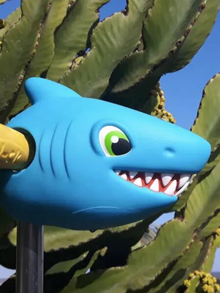 Tête de trottinette requin bleu 2/3
