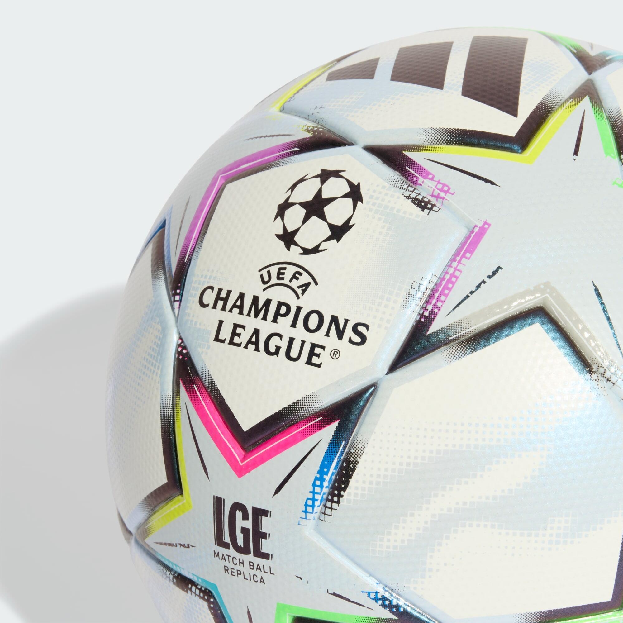 UEFA Champions League 26/27 League Bal in Doos 4/11