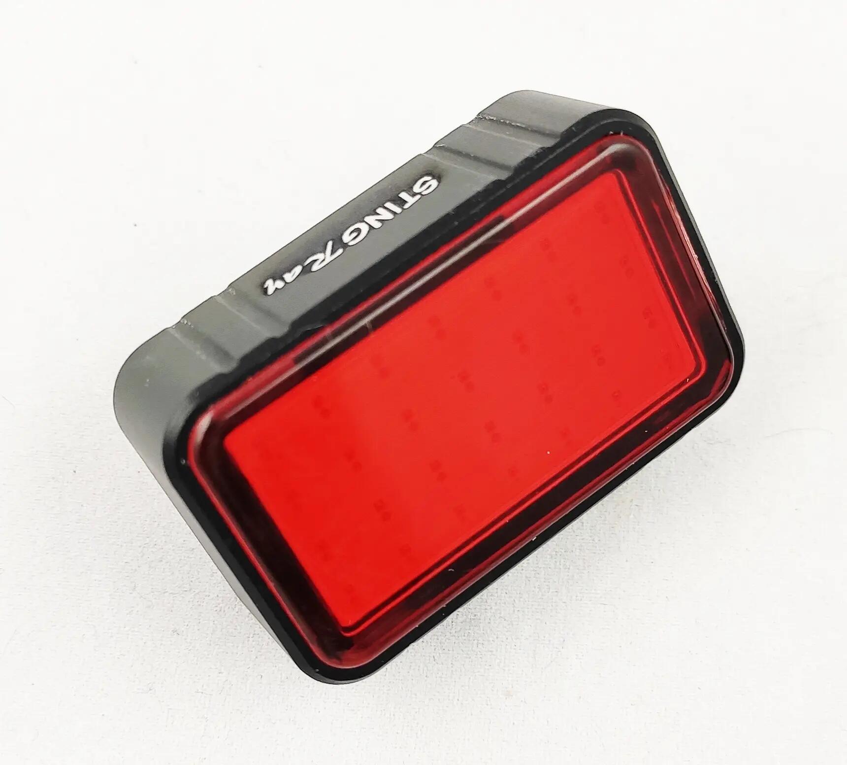 Lampa tył AU105 80 lumenów USB 2/4