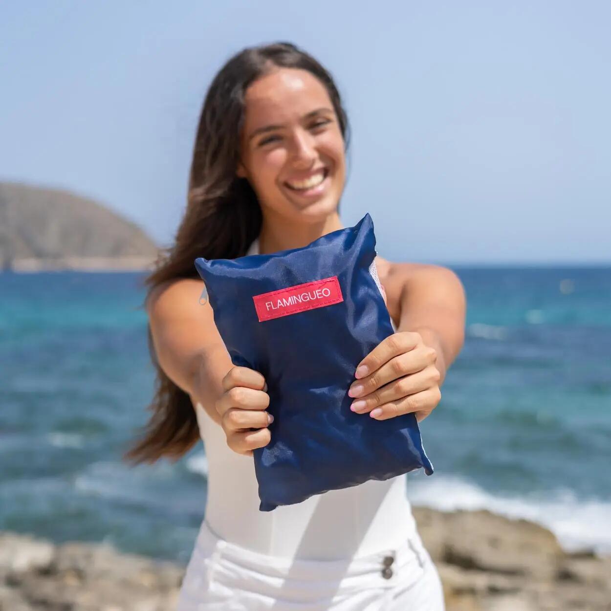 Flamingueo toalla playa microfibra con imanes azul 6/7