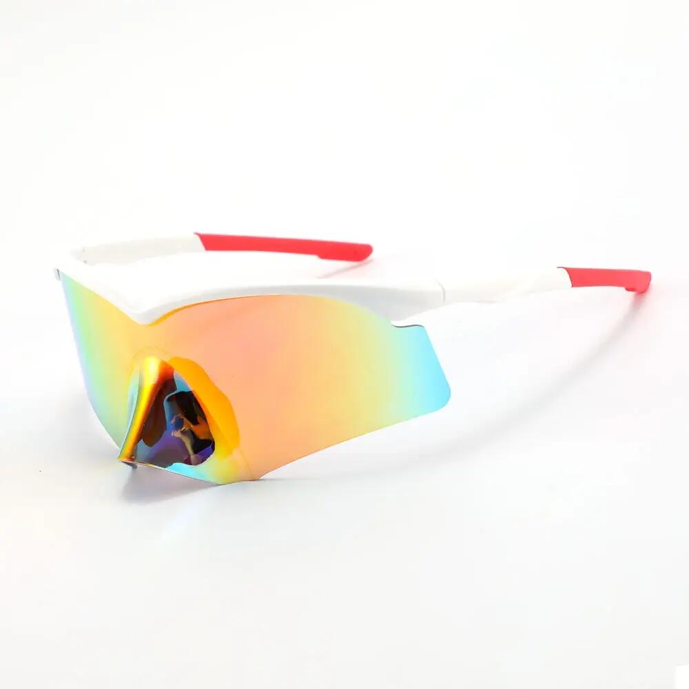 WHITE / RED