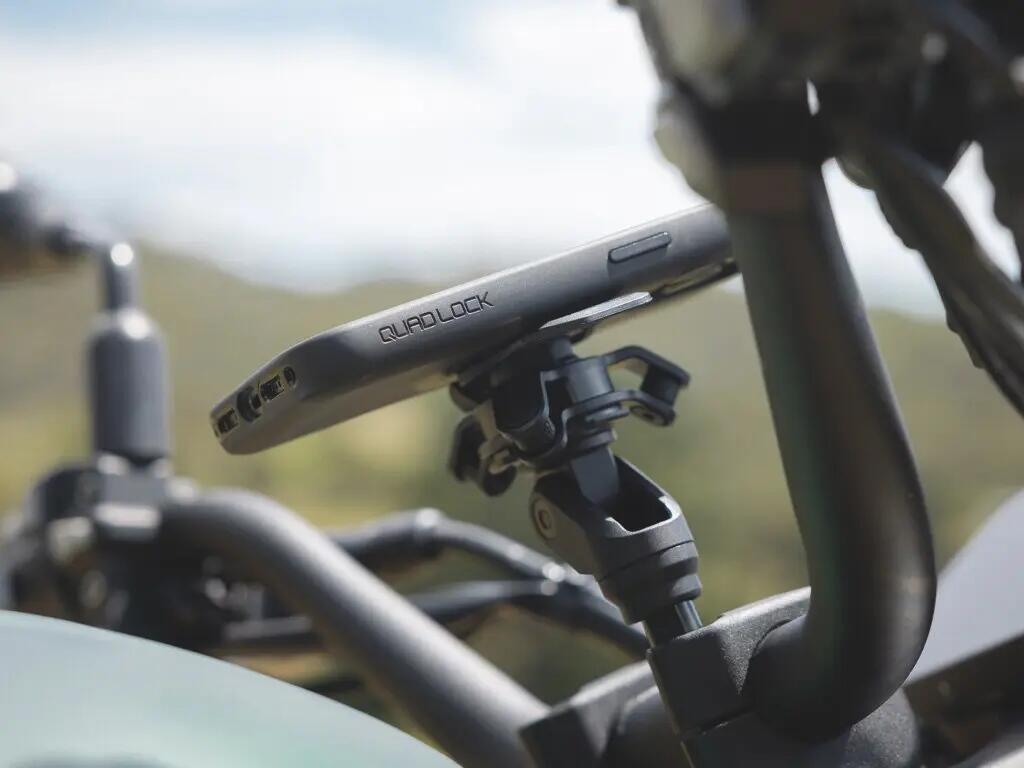 QUAD LOCK Motorcycle Handlebar Clamp Mount Pro 4/5