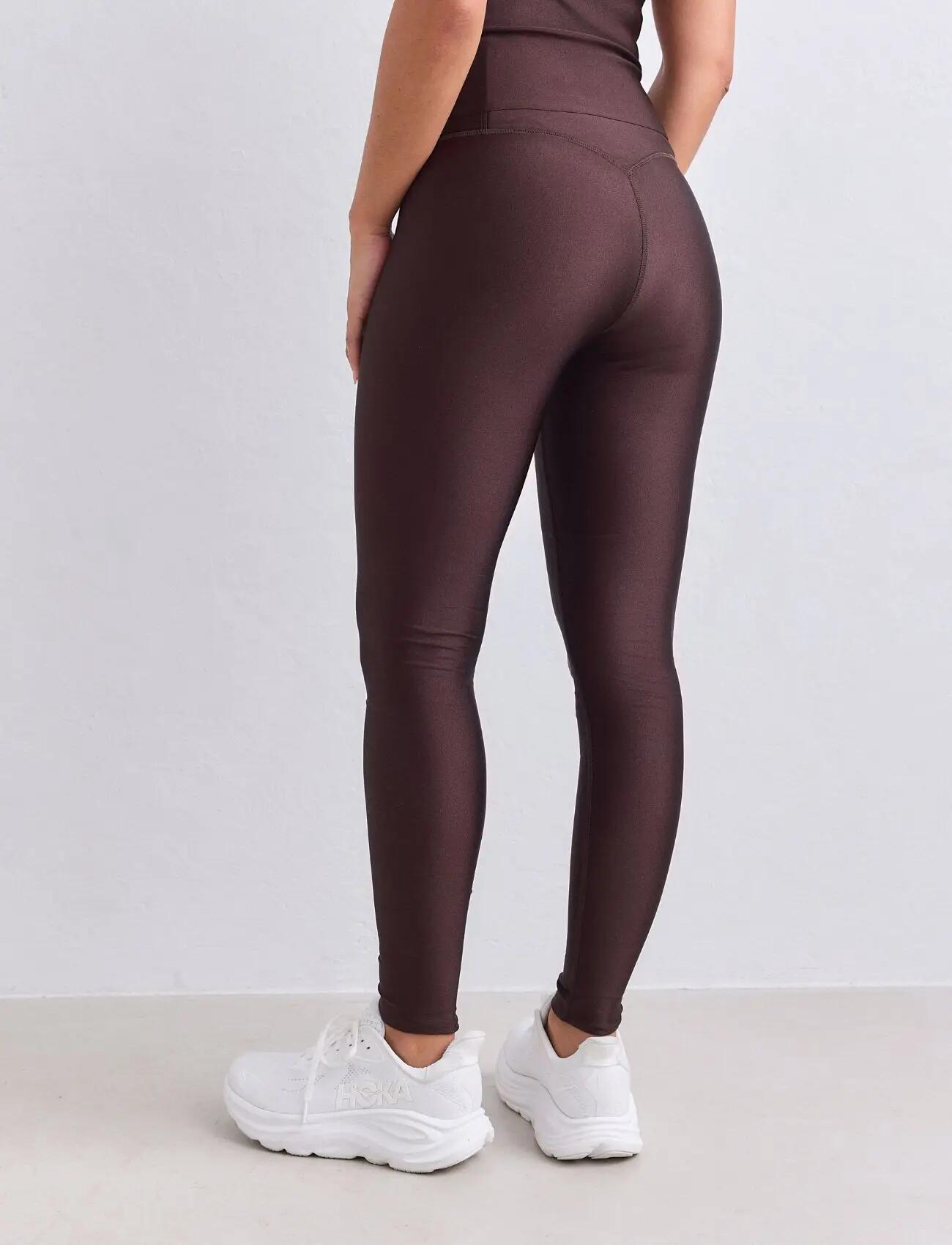 Mujer Mallas Cintura Alta Efecto Brillo Chocolate 2/6