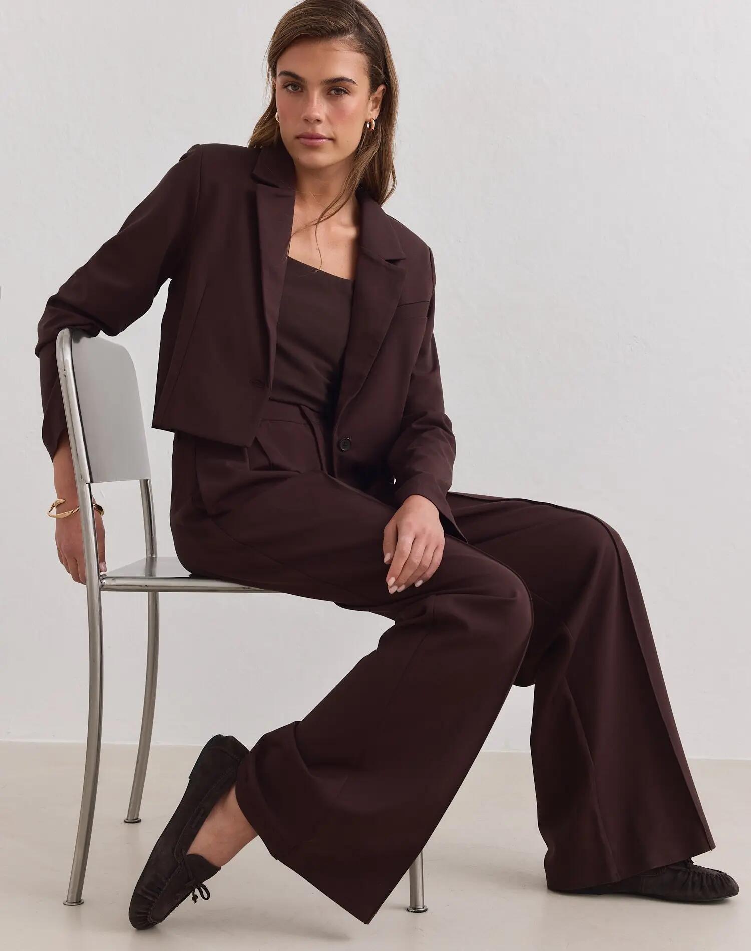 Mujer Pantalón de Sastrería Relajado Luxe Chocolate 2/4