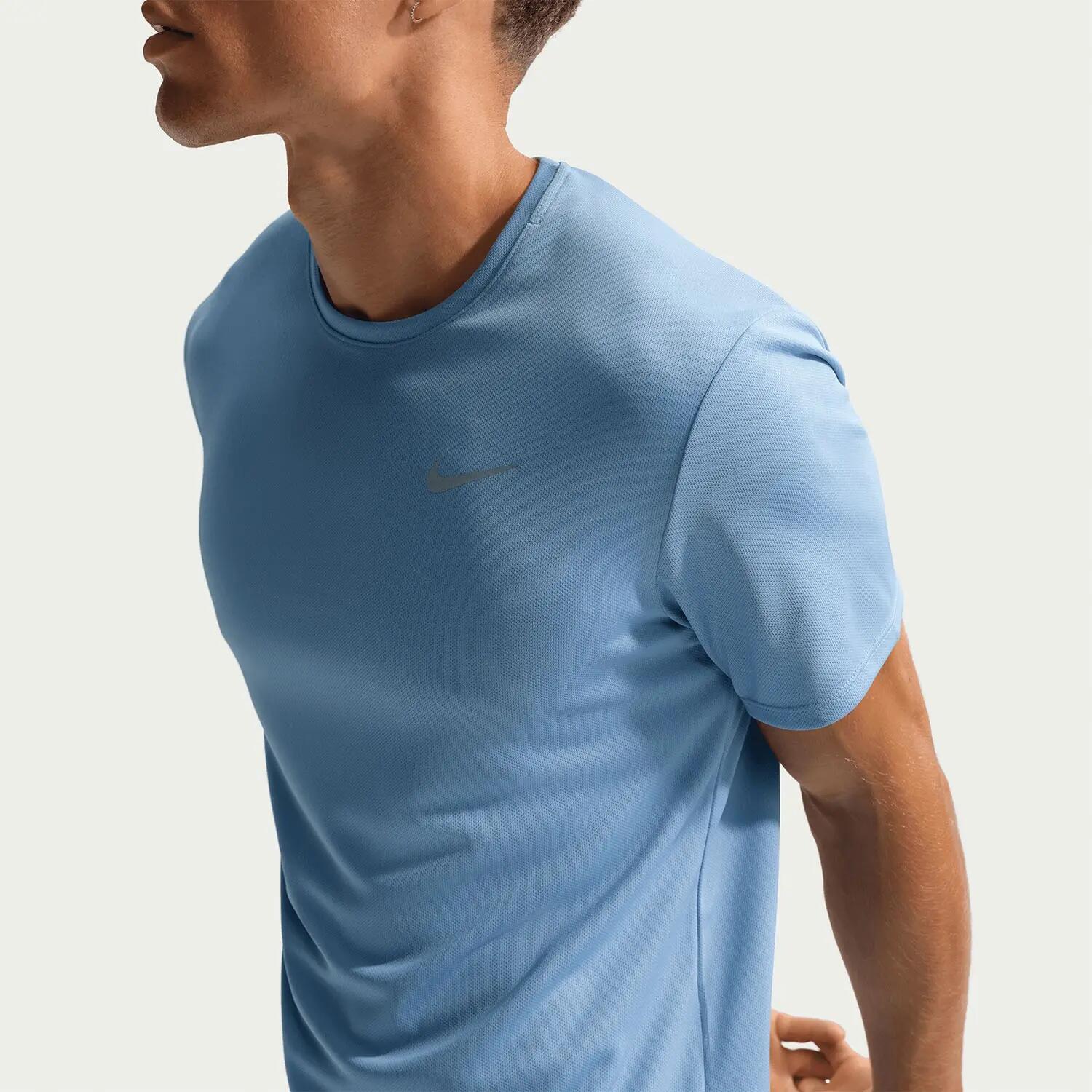 Camiseta corta de running Miler para hombre con Dri-FIT y UV 3/3