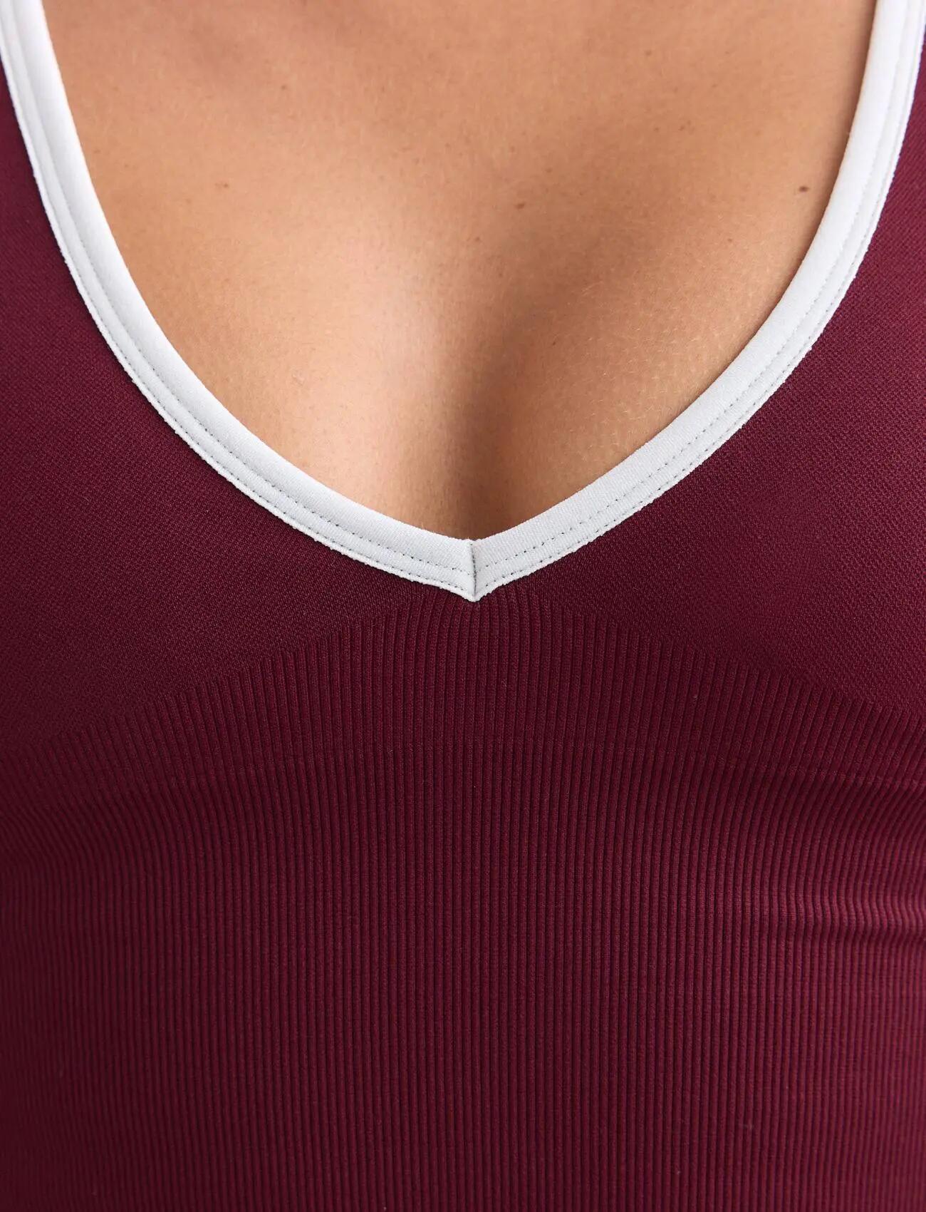 Damen Sport-BH Nahtlos Überkreuzter Rücken Herausnehmbare Einlagen Shape Weinrot 5/7