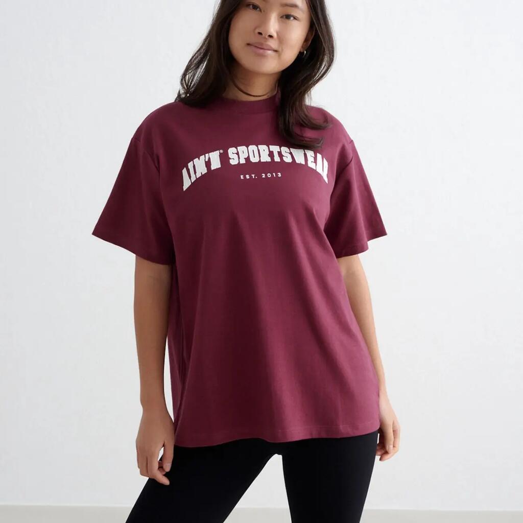 Women's T-shirt Oversized Varsity Boyfriend Merlot