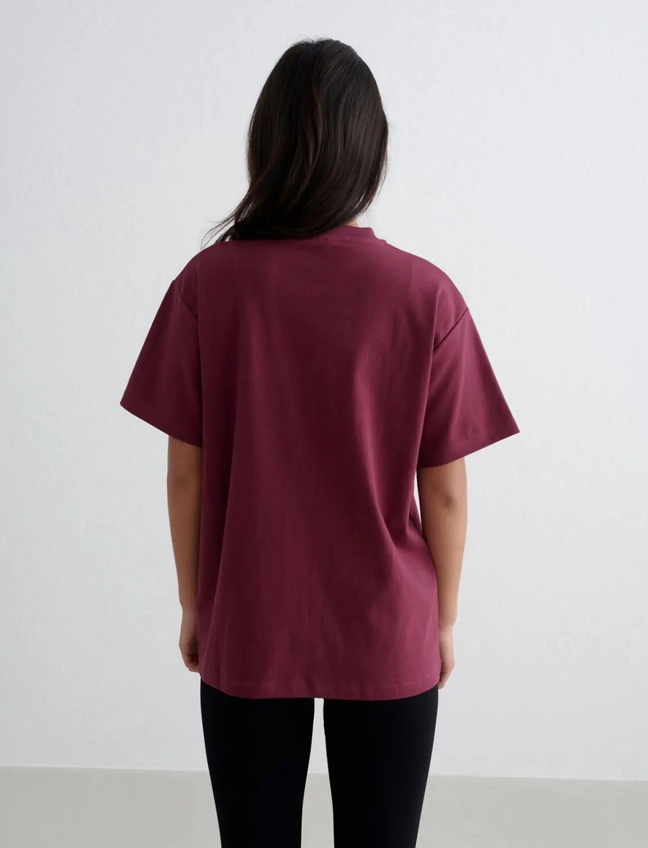 Damen T-Shirt Weit Collegestil Herrenschnitt Burgunderrot 2/5