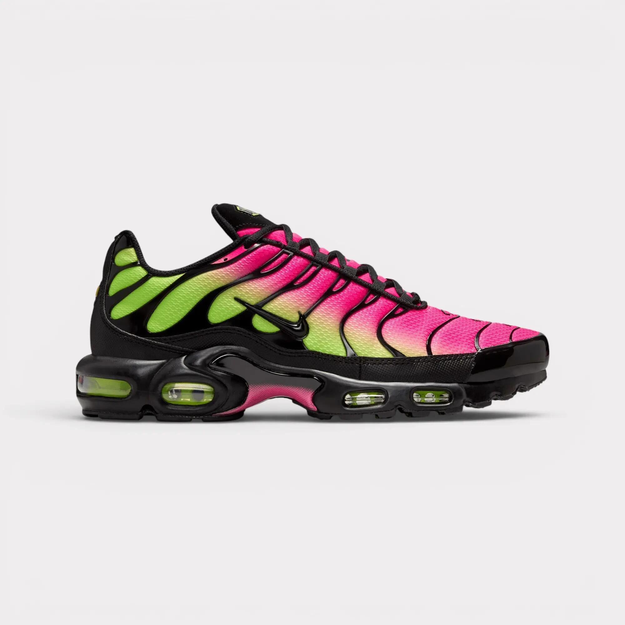 NIKE picture