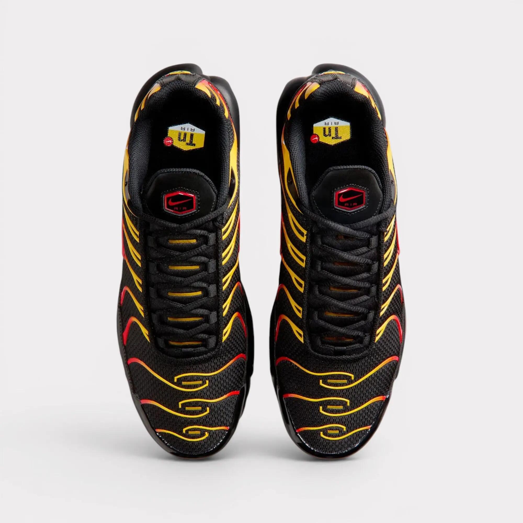 Nike Air Max Plus - Black University Gold 6/7