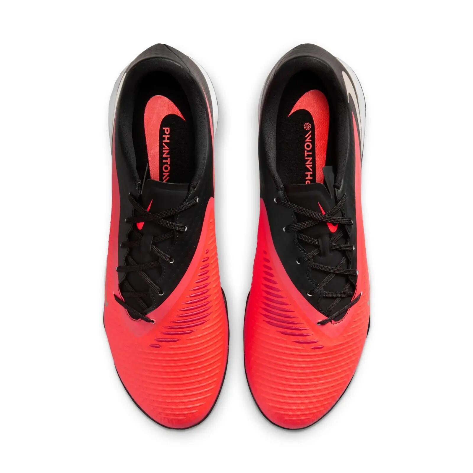 Labdarúgó cipő Nike Phantom 6 Low Academy TF 6/10