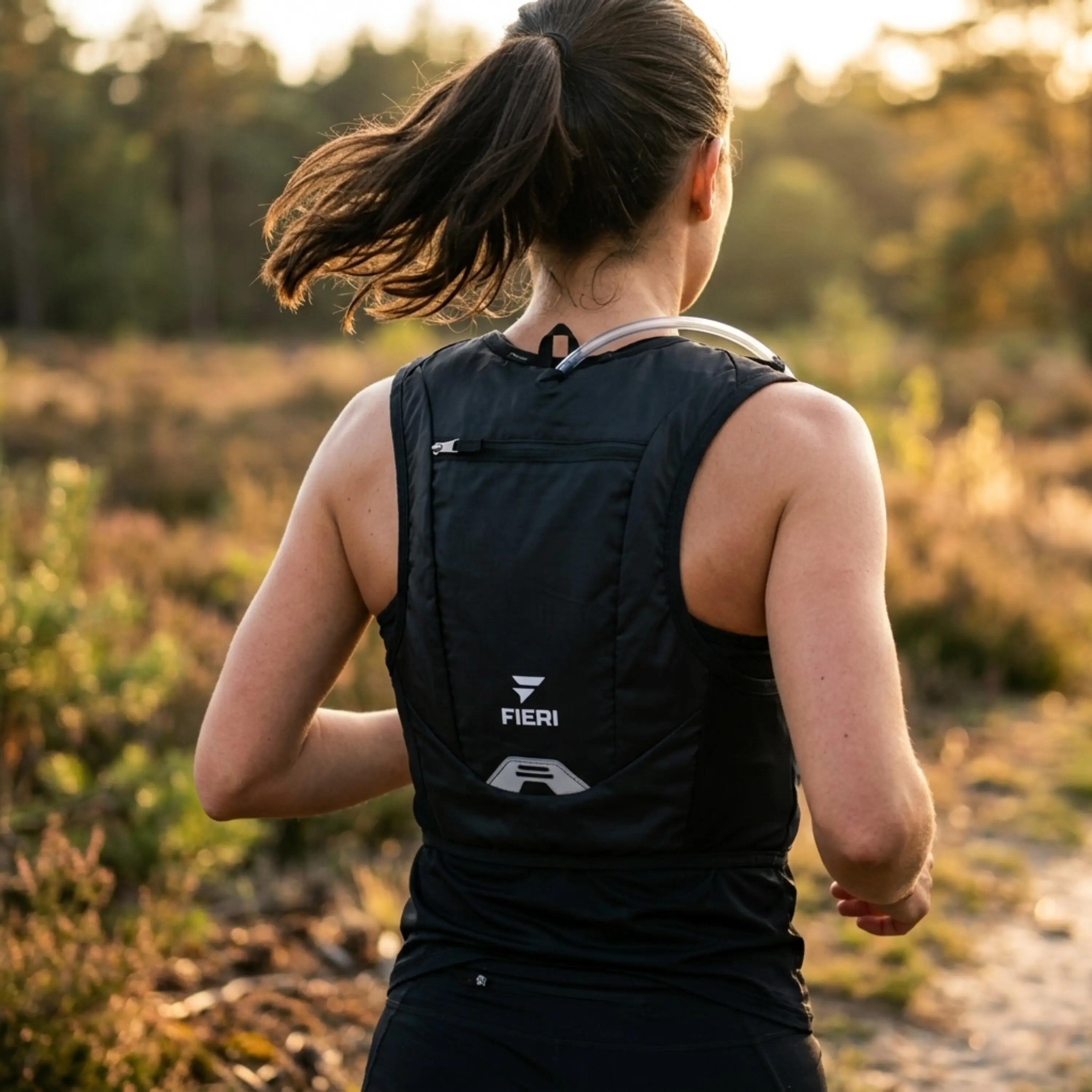 RUN Active 4 Hardloopvest - Lichtgewicht - Drinkvest - Zwart 7/7