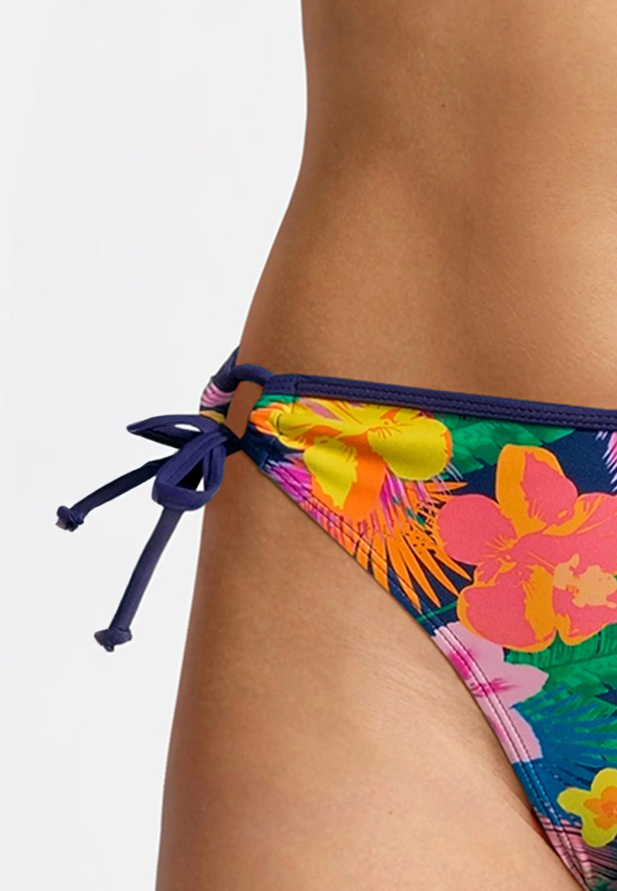 Bikini Summer Flowers 10/10