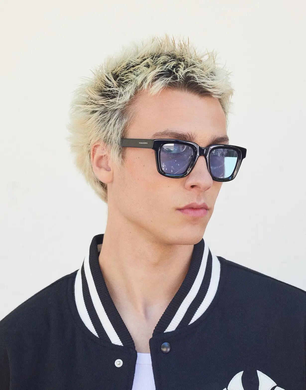 HAWKERS - Lunettes de soleil pour homme et femme ONE UPTOWN - BLACK BLUEBERRY 8/8