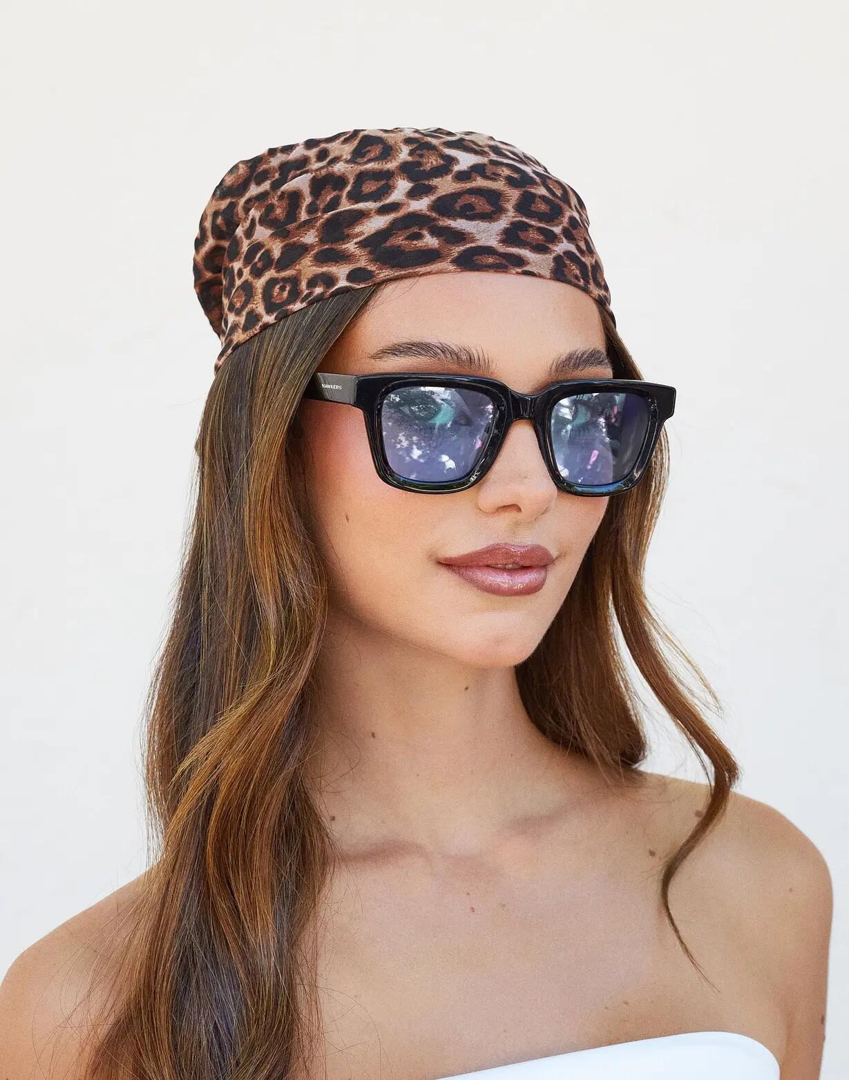 HAWKERS - Lunettes de soleil pour homme et femme ONE UPTOWN - BLACK BLUEBERRY 7/8