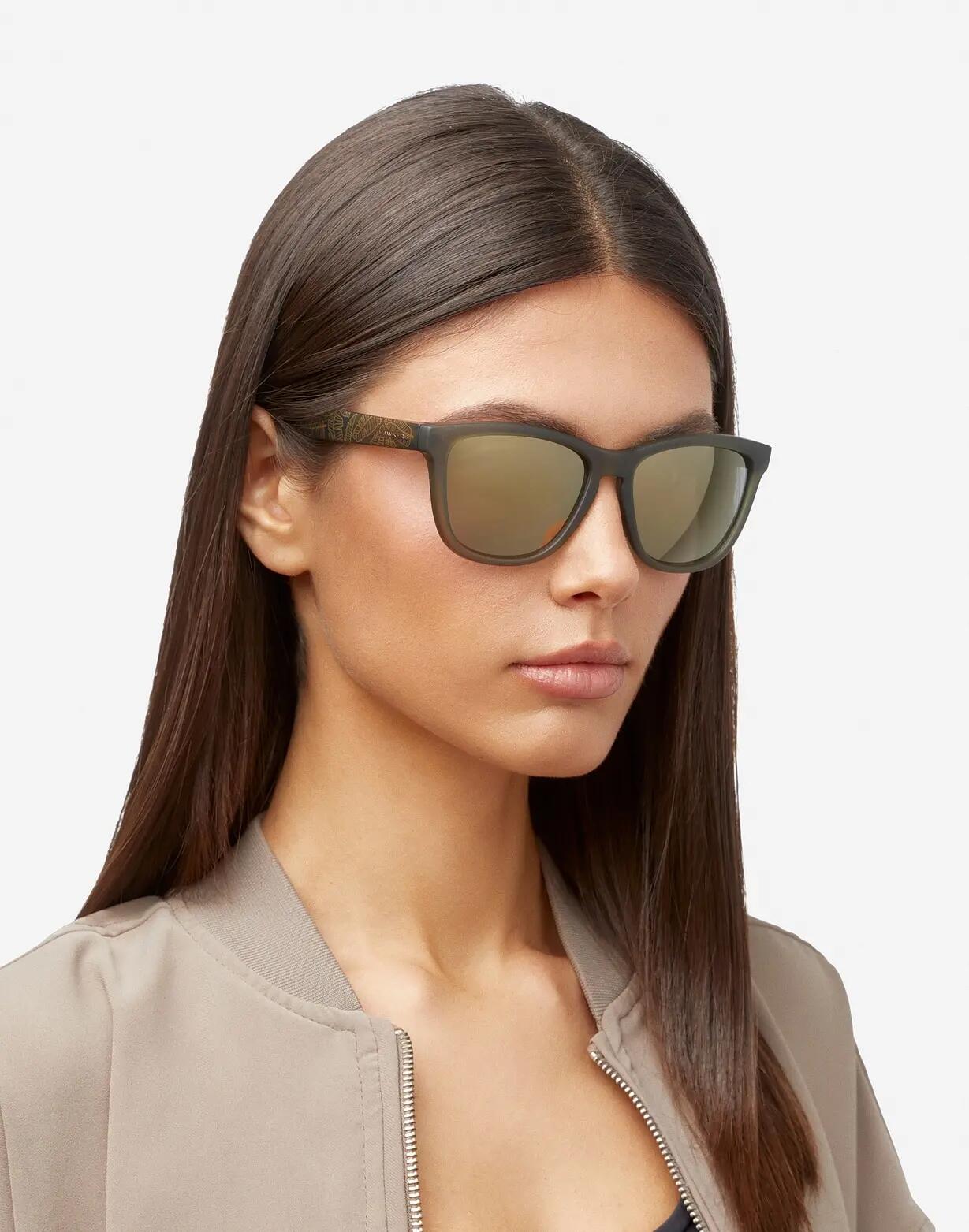 HAWKERS - Sonnenbrillen für Herren und Damen ONE POLARIZED GOLDEN LEAVES 6/7