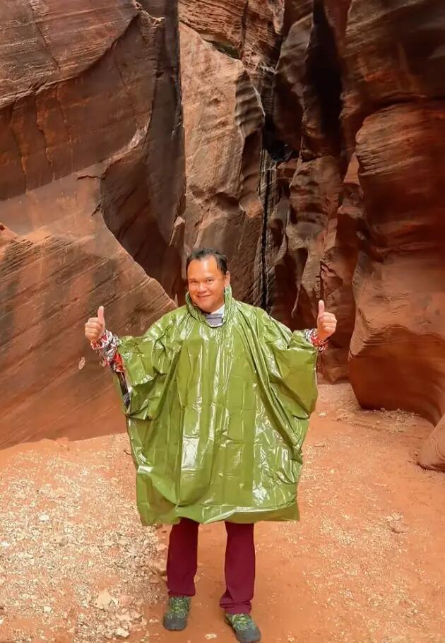 Poncho emergenza verde 4 pz, coperta termica sopravvivenza impermeabile 11/14