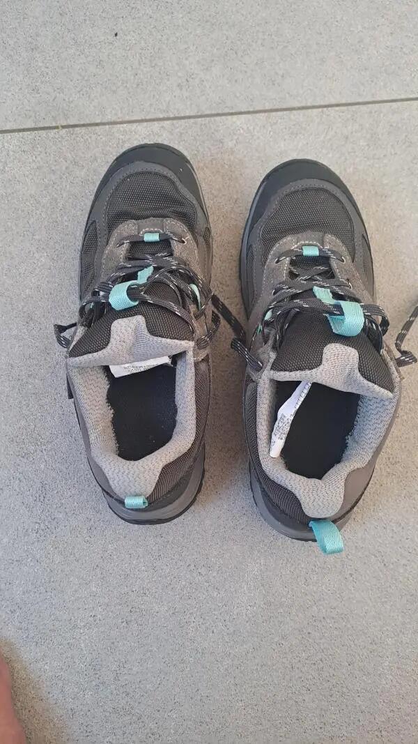 Entre Particuliers - Chaussures imperméables de randonnée montagne 1/4