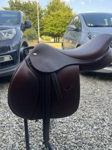 Entre Particuliers - Selle IKONIC brune cuir taille 17 2/5